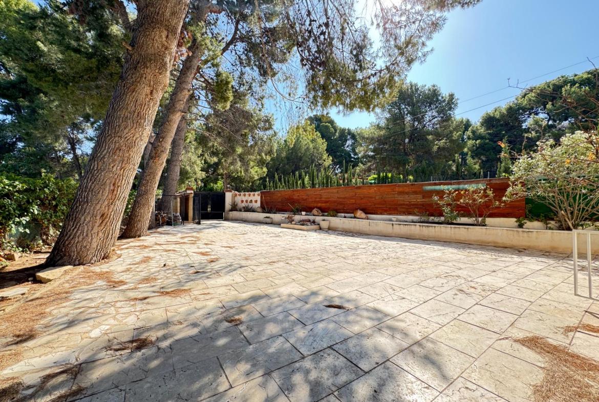 Country house with 3 bedrooms and 1 bathroom in ELDA | Ref: SCH-5228