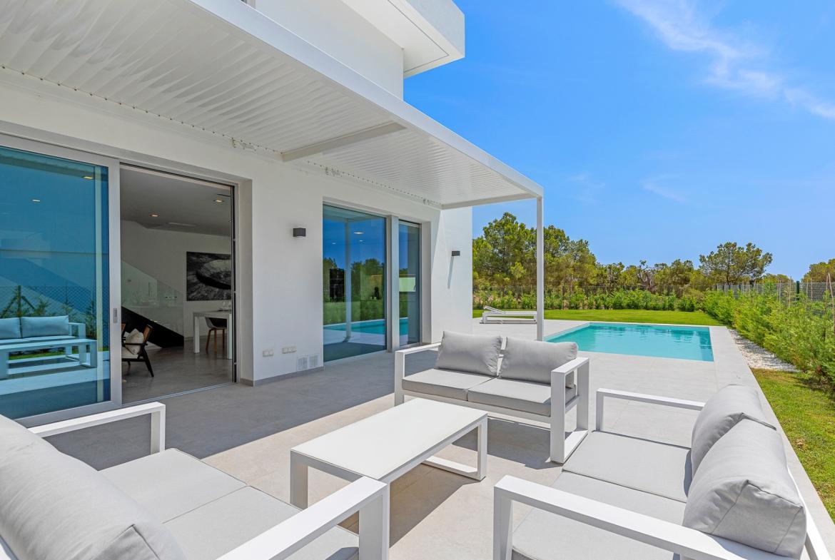 Villa with 3 bedrooms and 3 bathrooms in Finestrat | Ref: A-003405