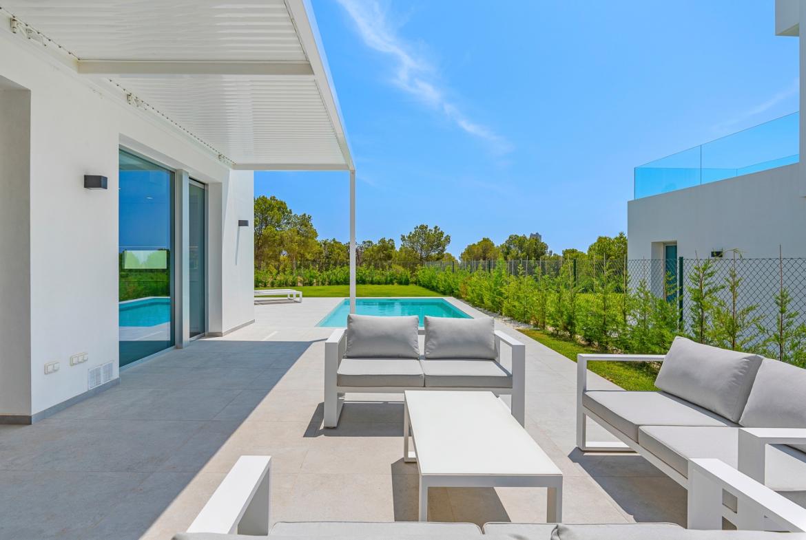 Villa with 3 bedrooms and 3 bathrooms in Finestrat | Ref: A-003405
