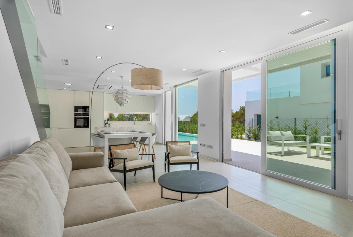 Villa with 3 bedrooms and 3 bathrooms in Finestrat | Ref: A-003405
