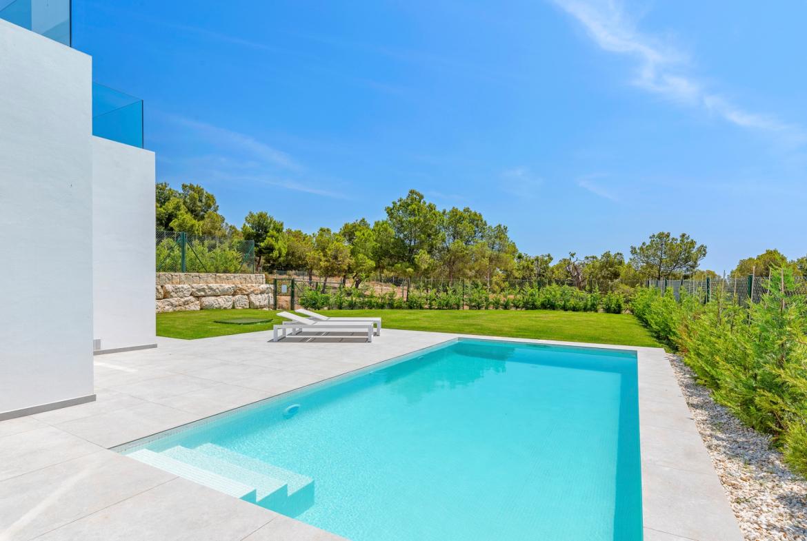 Villa with 3 bedrooms and 3 bathrooms in Finestrat | Ref: A-003405