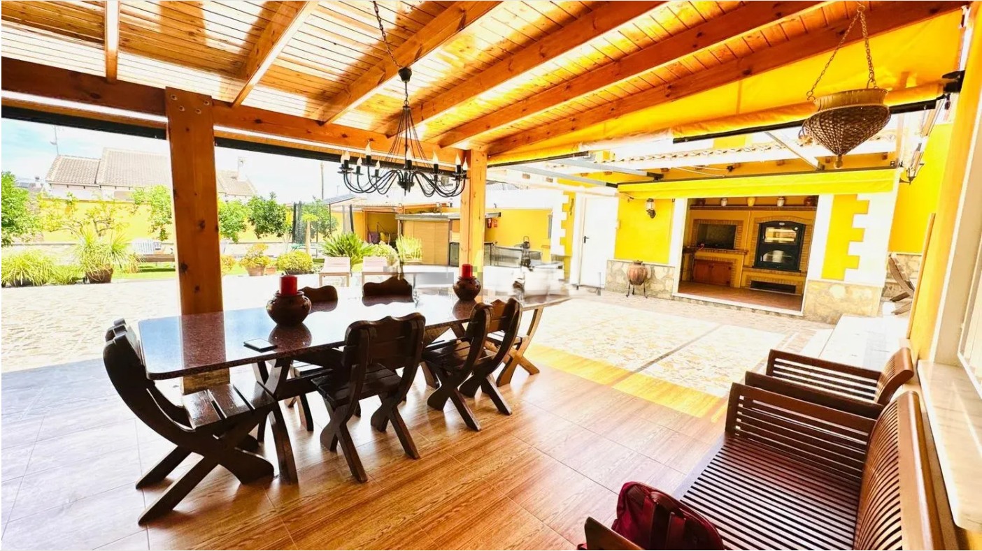 Country house with 5 bedrooms and 4 bathrooms in MONTEPINAR | Ref: SCH-5246