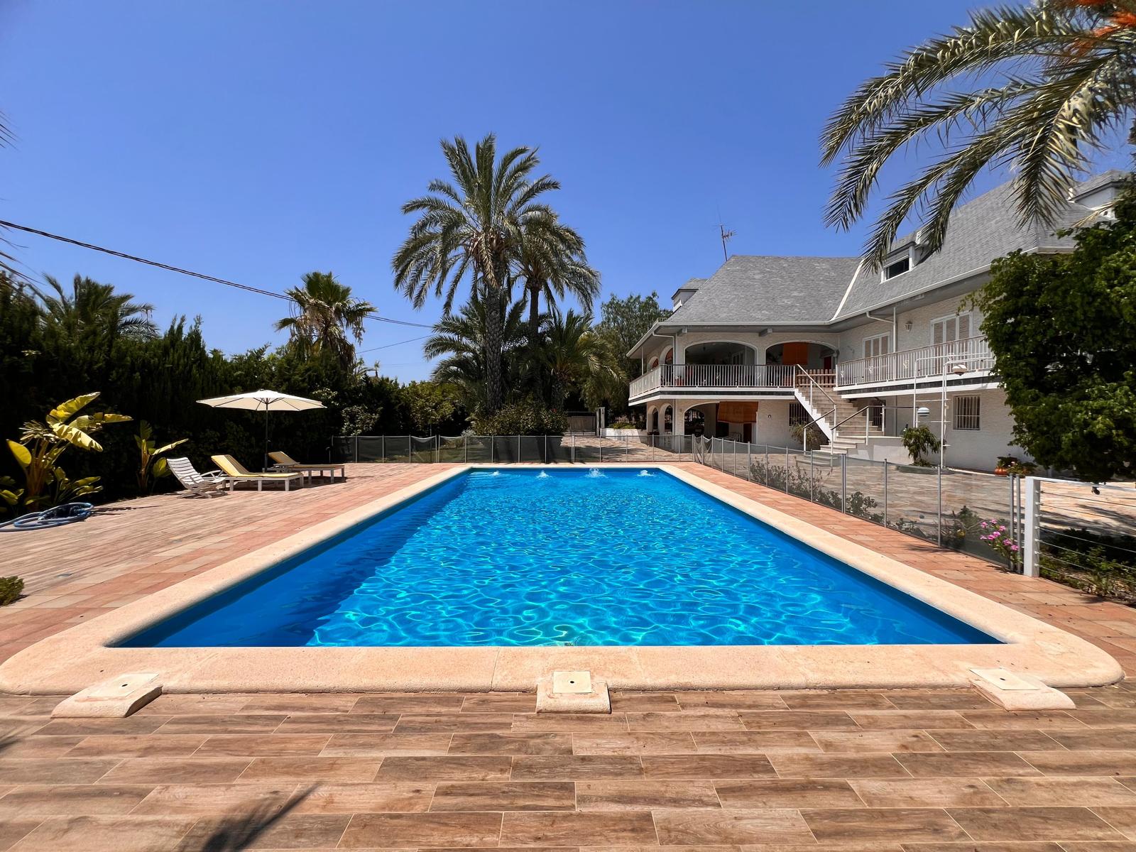 Country house with 8 bedrooms and 4 bathrooms in ELCHE | Ref: SCH-5250