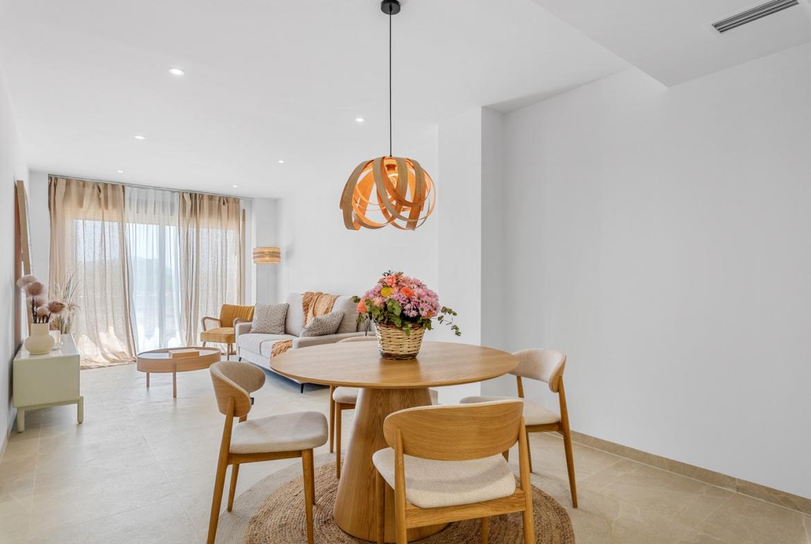 Apartment with 3 bedrooms and 2 bathrooms in Jacarilla | Ref: EA-0211