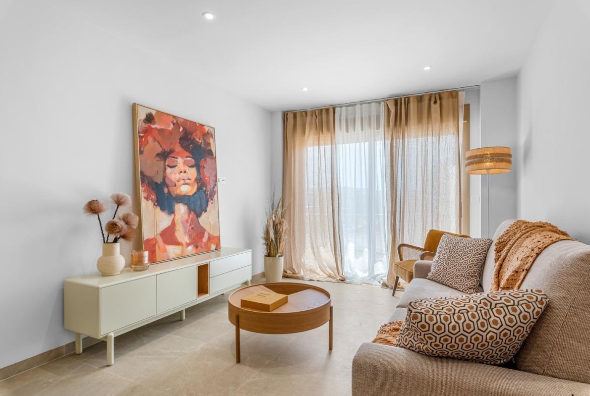 Apartment with 3 bedrooms and 2 bathrooms in Jacarilla | Ref: EA-0211