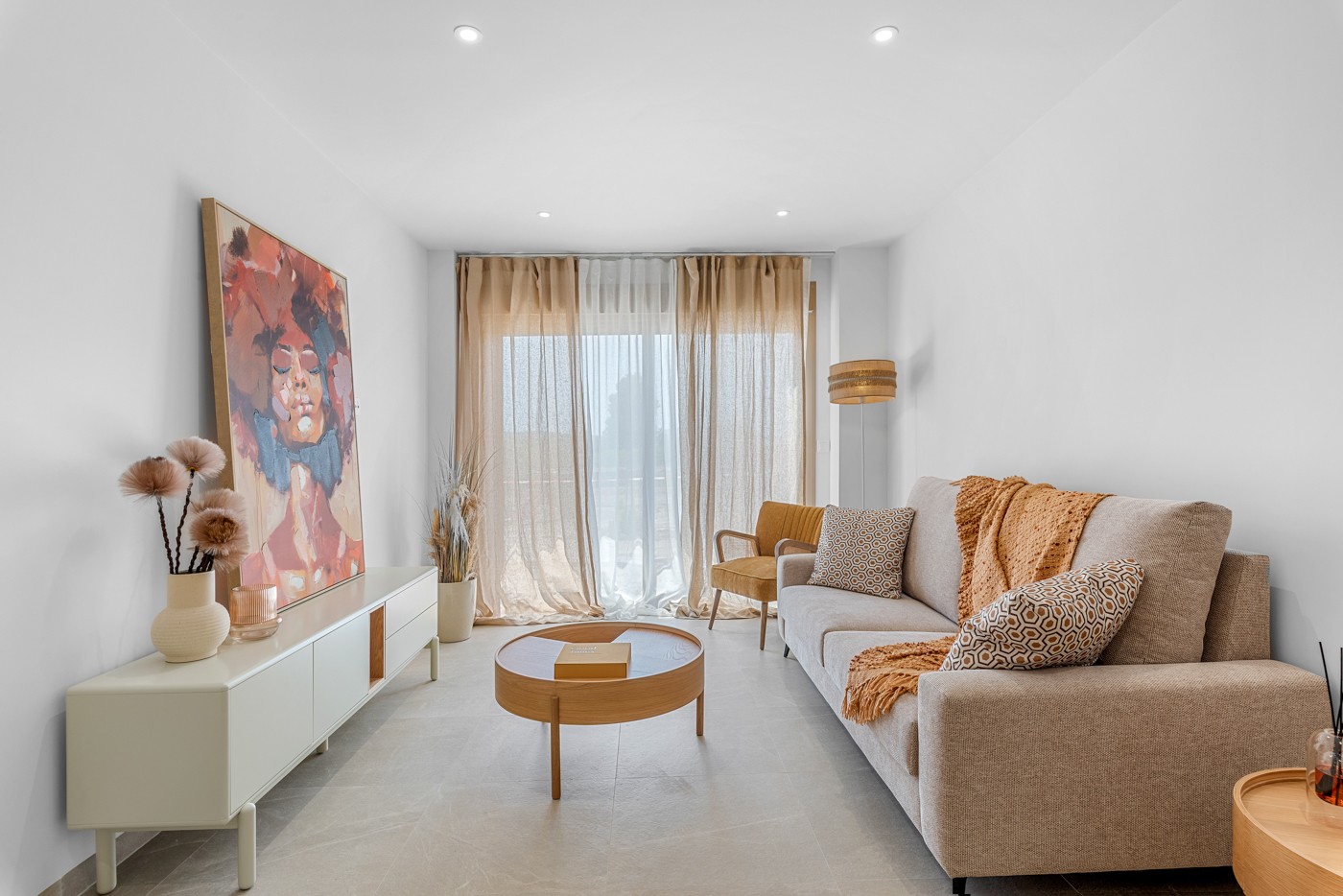 Apartment with 3 bedrooms and 2 bathrooms in Jacarilla | Ref: EA-0212