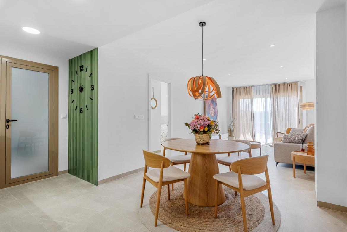 Apartment with 3 bedrooms and 2 bathrooms in Jacarilla | Ref: EA-0213