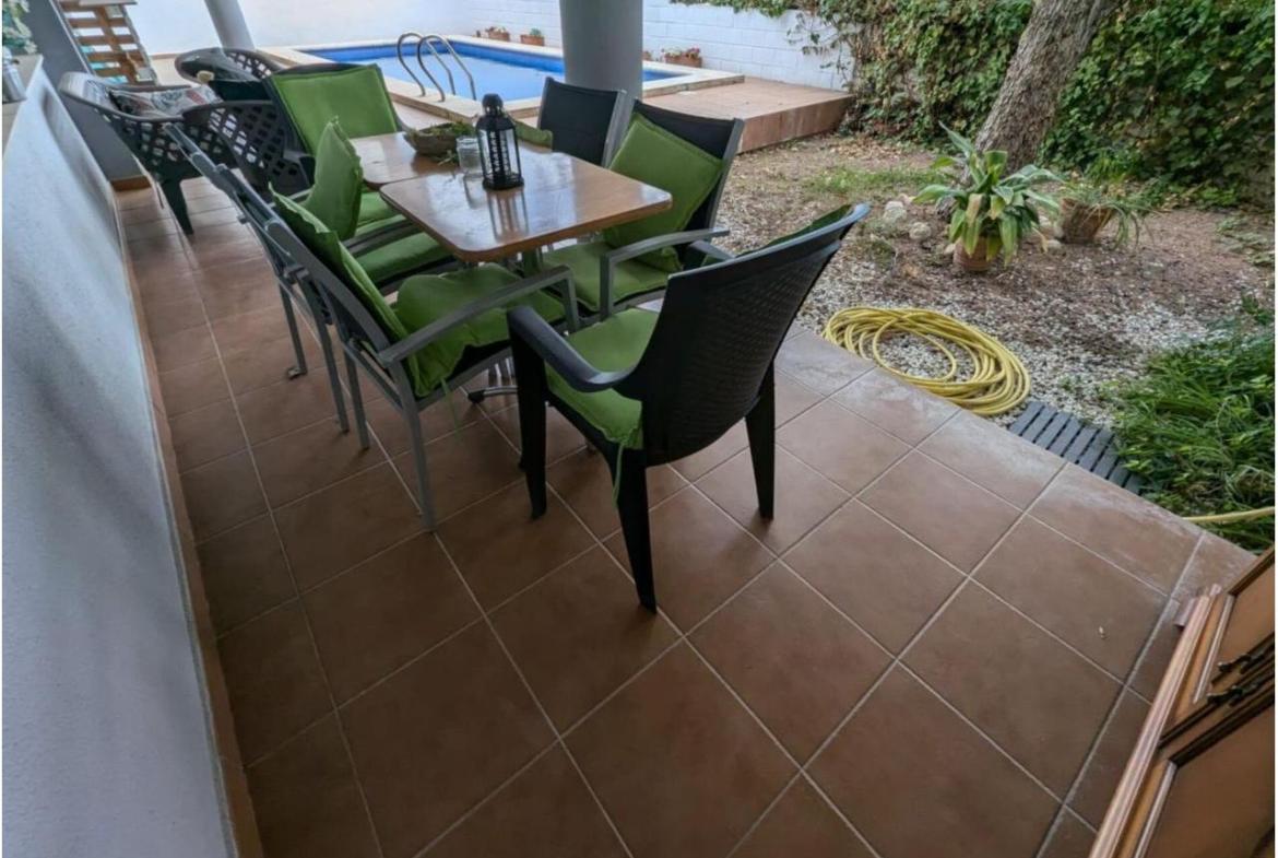 Country house with 3 bedrooms and 2 bathrooms in SAX | Ref: SCH-5267
