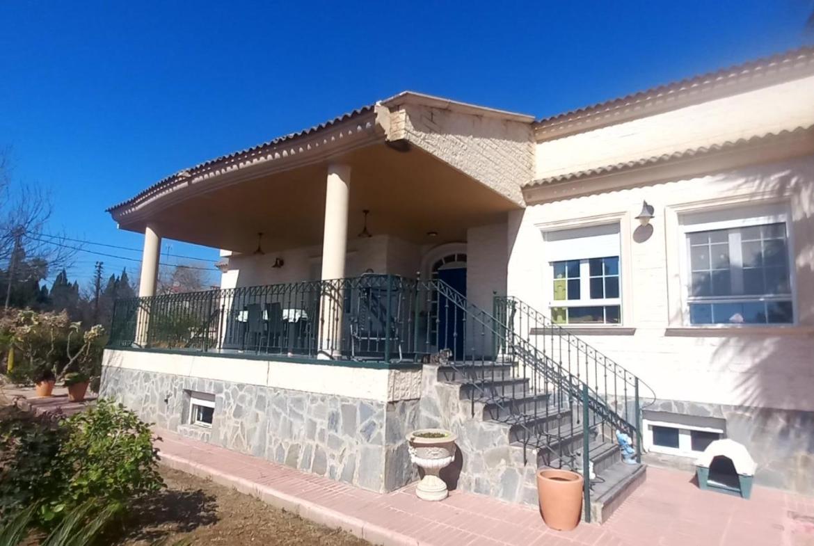 Country house with 4 bedrooms and 3 bathrooms in san vicente | Ref: SCH-5277