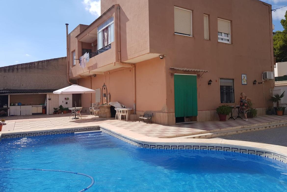 Country house with 6 bedrooms and 3 bathrooms in MONOVAR | Ref: SCH-5281