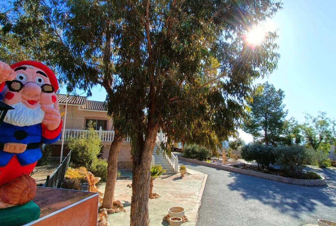 Country house with 4 bedrooms and 2 bathrooms in LA ROMANA | Ref: SCH-5289