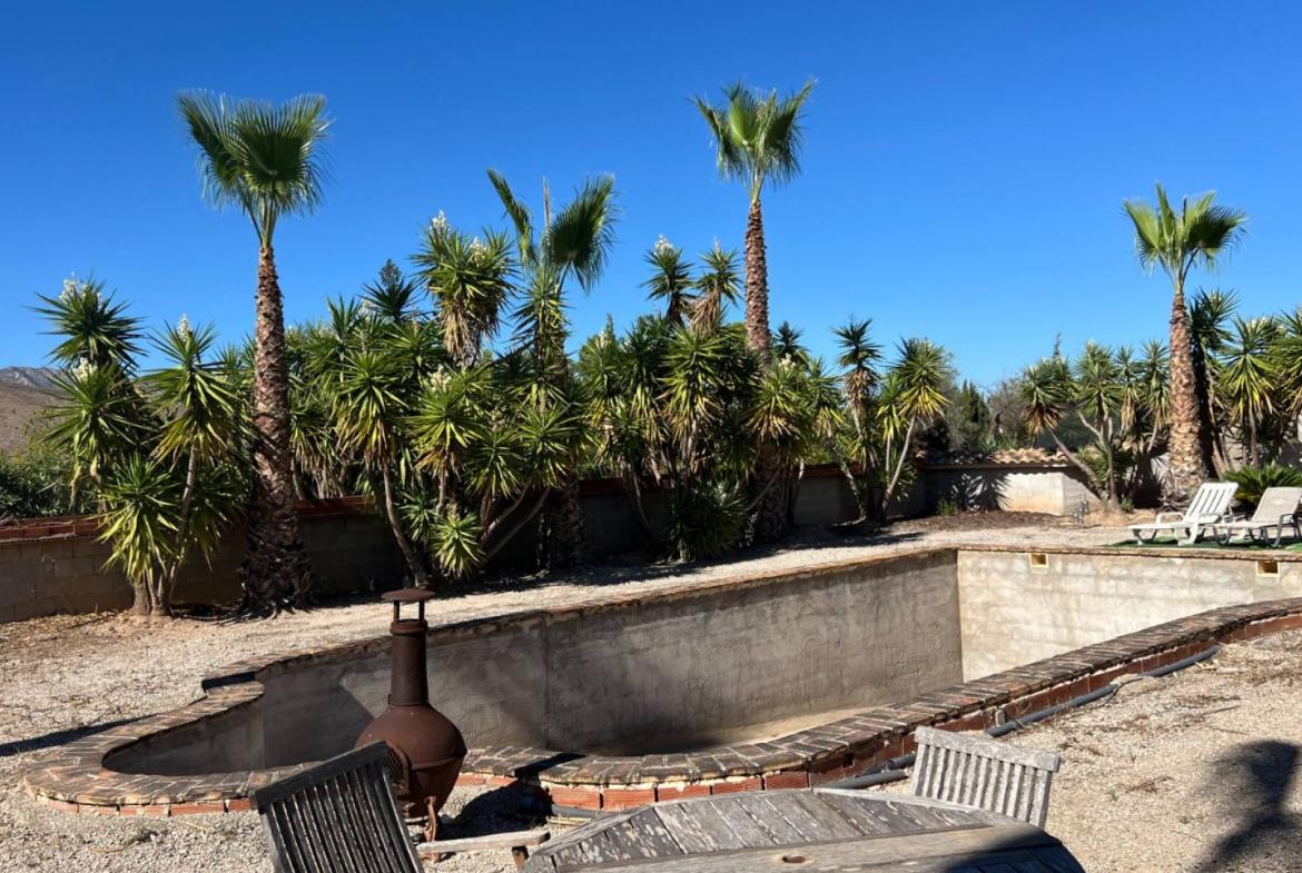 Country house with 3 bedrooms and 2 bathrooms in HONDON DE LOS FRAILES | Ref: SCH-5290