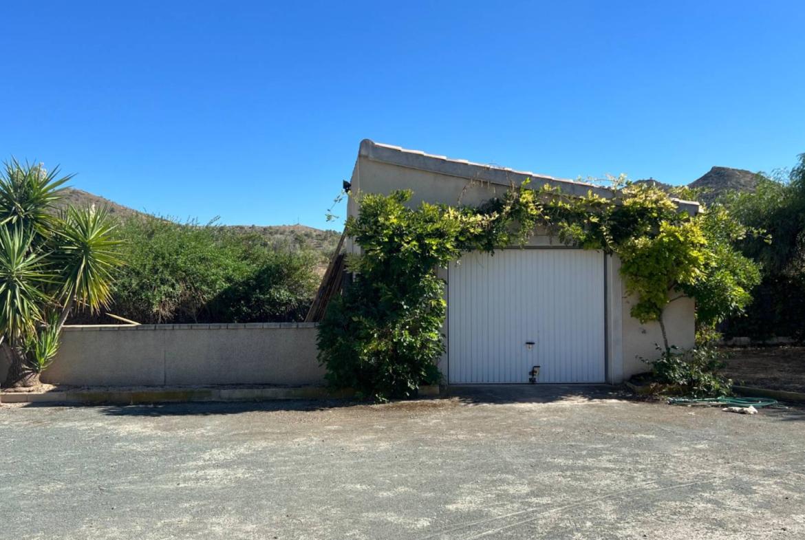 Country house with 3 bedrooms and 2 bathrooms in HONDON DE LOS FRAILES | Ref: SCH-5290