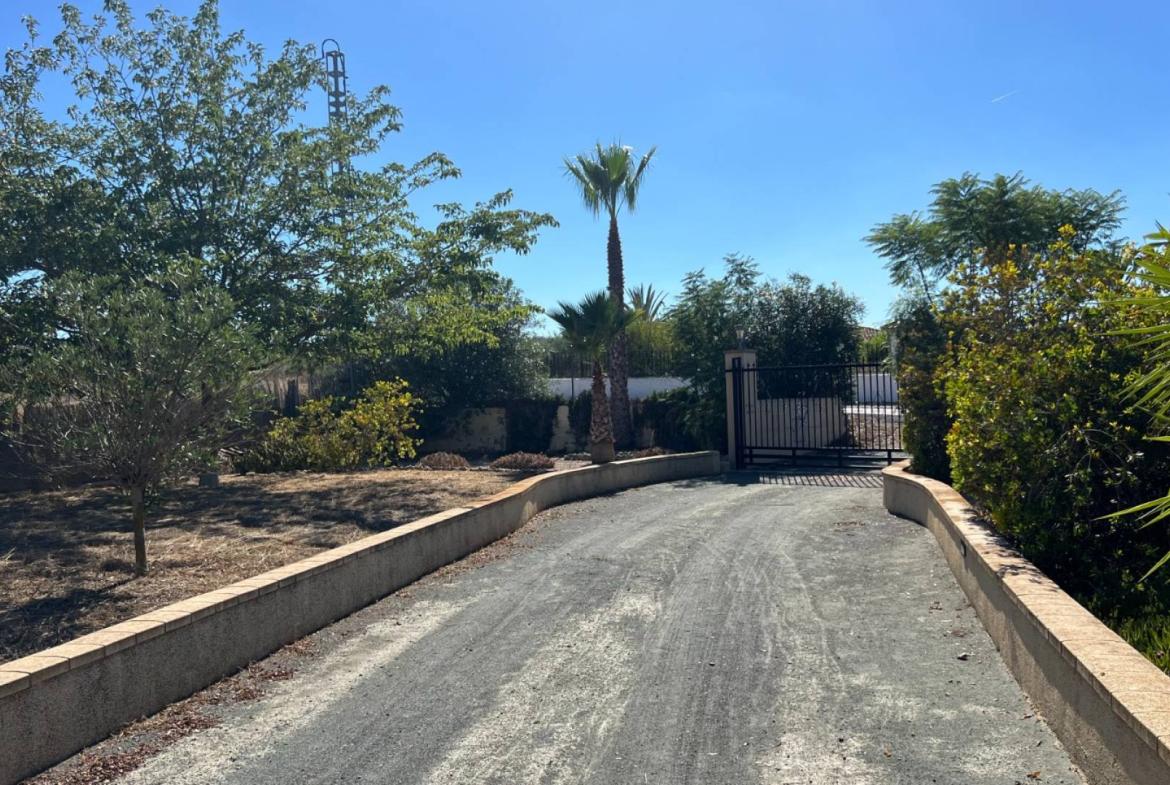 Country house with 3 bedrooms and 2 bathrooms in HONDON DE LOS FRAILES | Ref: SCH-5290
