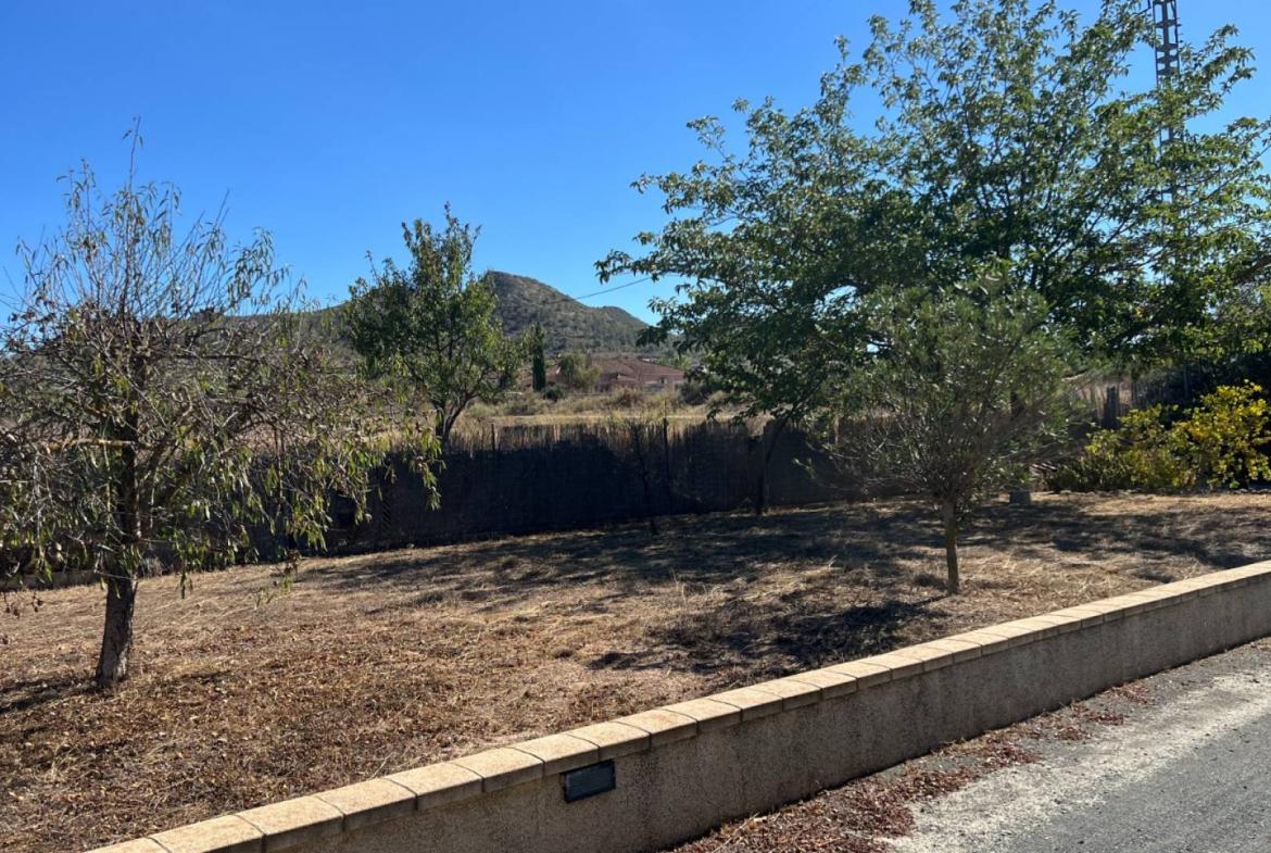 Country house with 3 bedrooms and 2 bathrooms in HONDON DE LOS FRAILES | Ref: SCH-5290