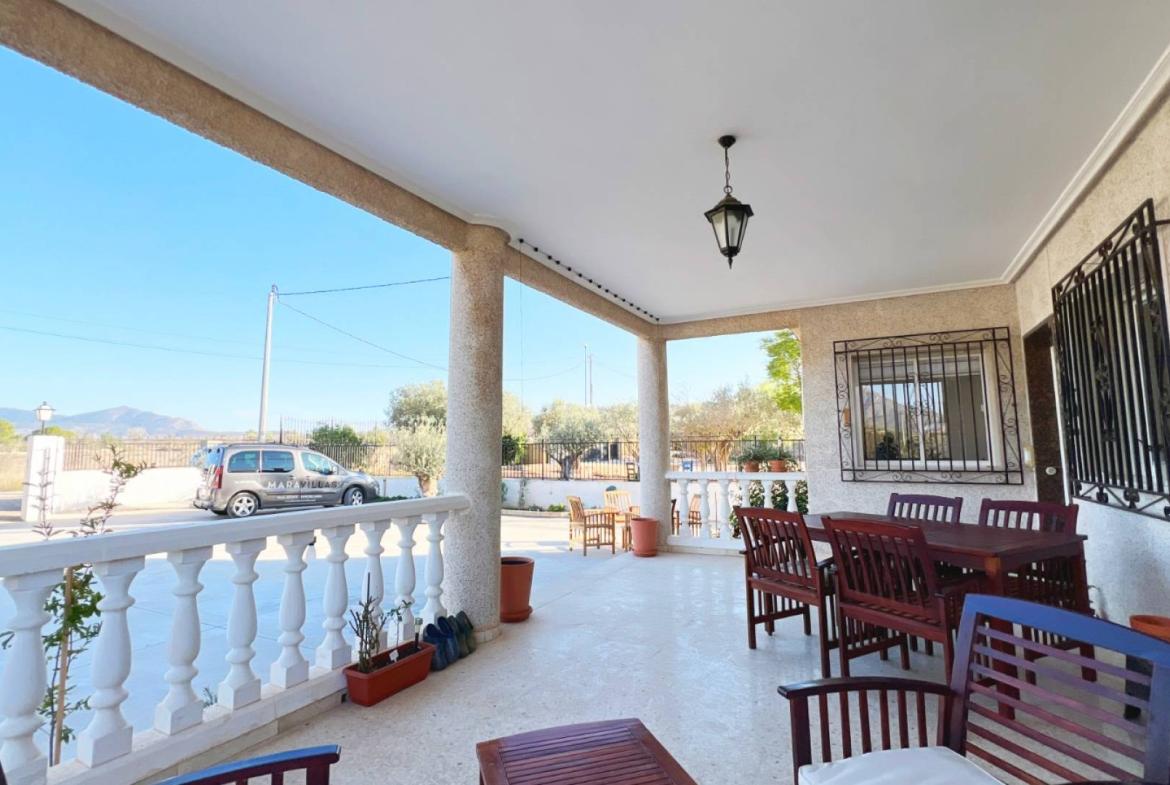 Country house with 4 bedrooms and 2 bathrooms in Barbaroja | Ref: SCH-5293