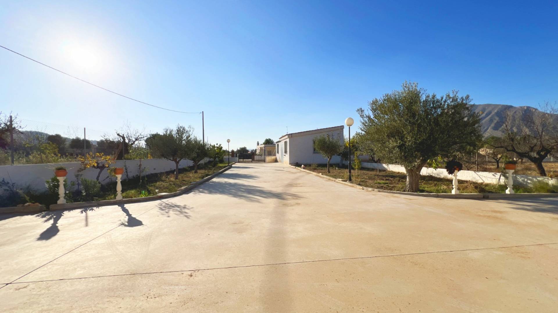 Country house with 4 bedrooms and 2 bathrooms in Barbaroja | Ref: SCH-5293