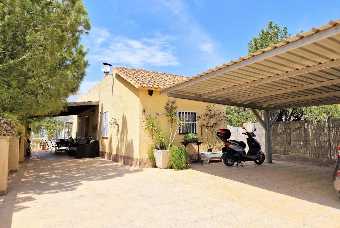 Country house with 4 bedrooms and 3 bathrooms in MONOVAR | Ref: SCH-5298