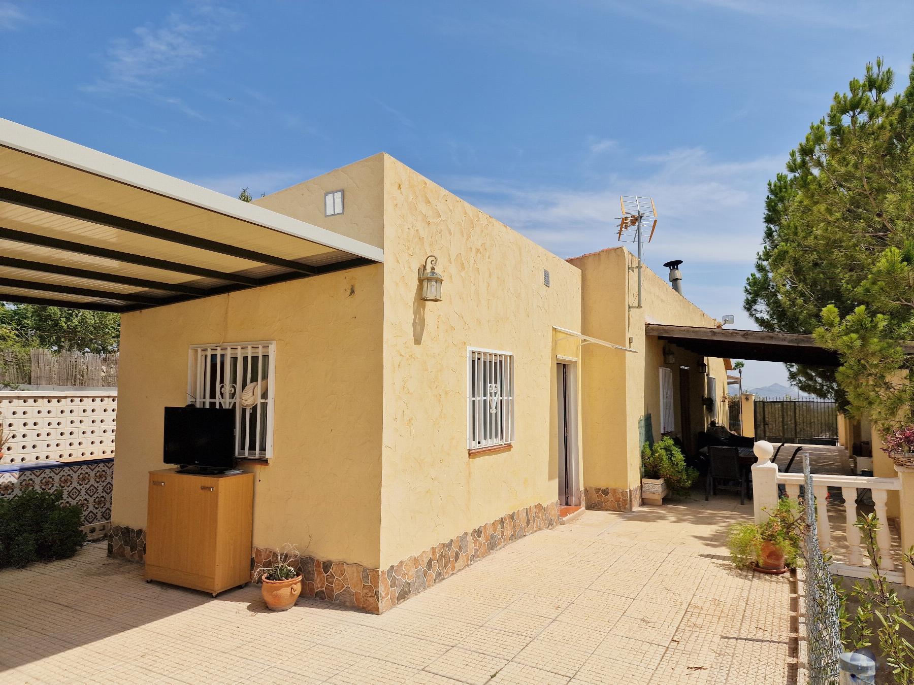 17612154682-2.jpg Country house with 4 bedrooms and 3 bathrooms in MONOVAR | Ref: SCH-5298