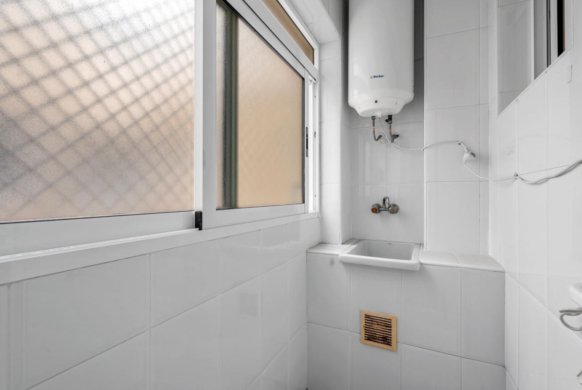 Apartment with 3 bedrooms and 2 bathrooms in Torrevieja | Ref: K-003465