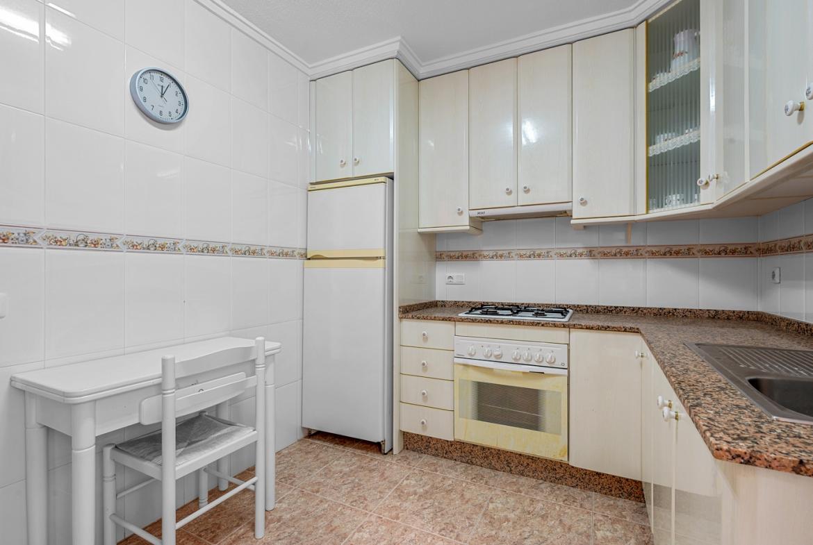 Apartment with 3 bedrooms and 2 bathrooms in Torrevieja | Ref: K-003465