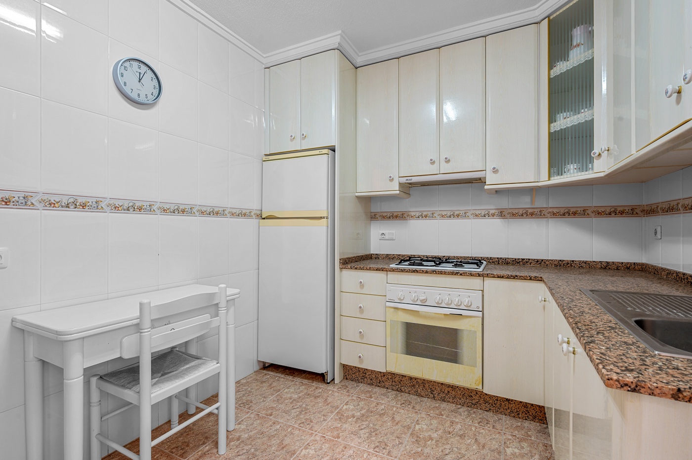 Apartment with 3 bedrooms and 2 bathrooms in Torrevieja | Ref: K-003465