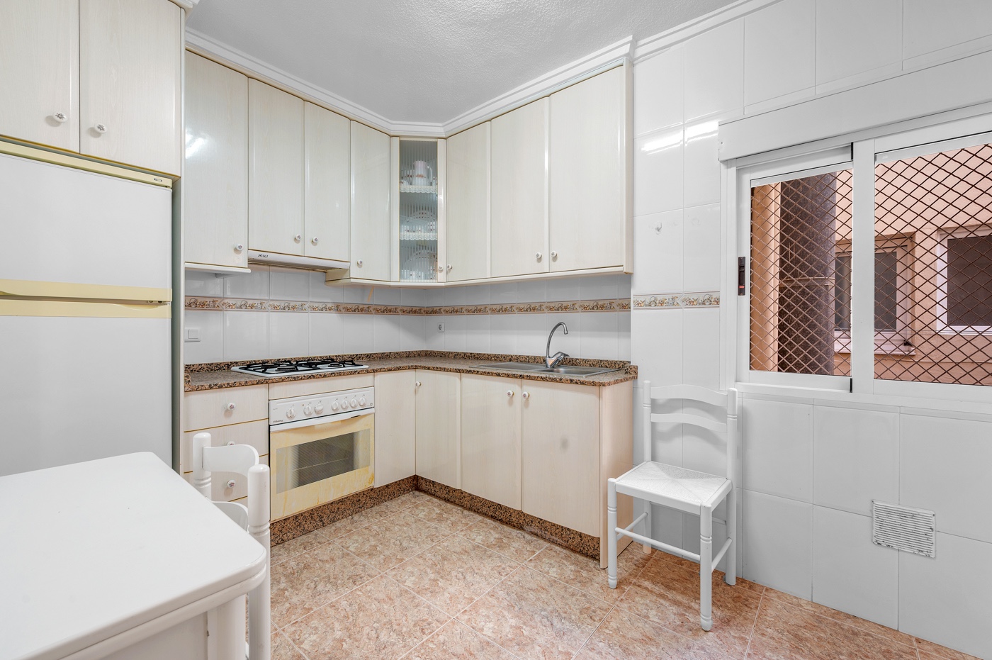 Apartment with 3 bedrooms and 2 bathrooms in Torrevieja | Ref: K-003465