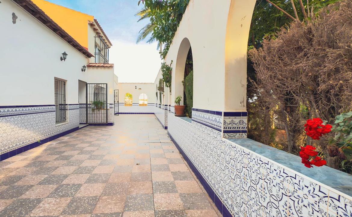 Country house with 6 bedrooms and 3 bathrooms in LOS MONTESINOS | Ref: SCH-5306
