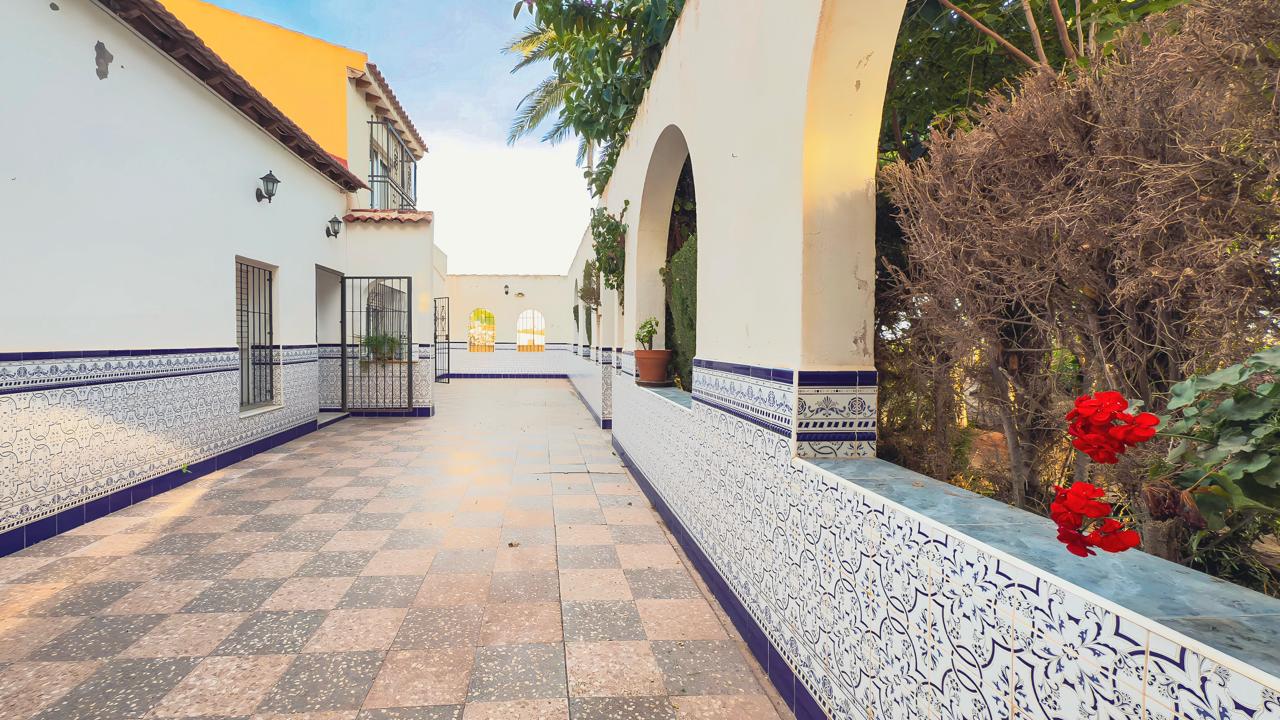 17647548402-3.jpg Country house with 6 bedrooms and 3 bathrooms in LOS MONTESINOS | Ref: SCH-5306