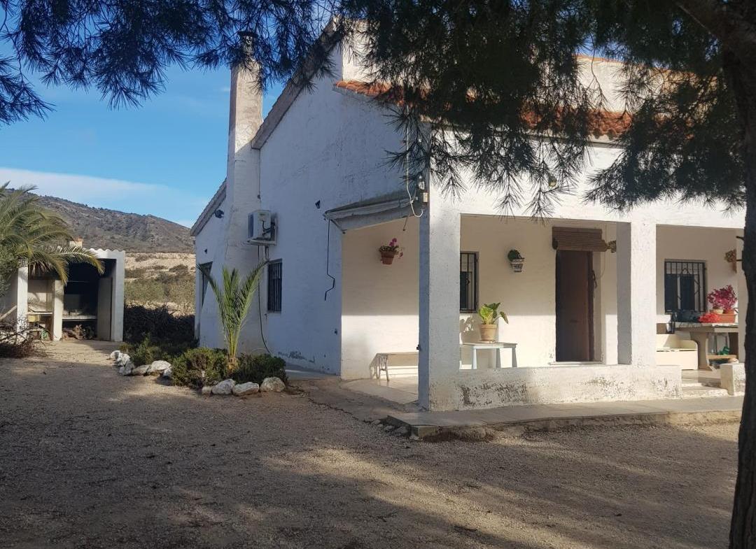 Country house with 3 bedrooms and 2 bathrooms in MONOVAR | Ref: SCH-5311