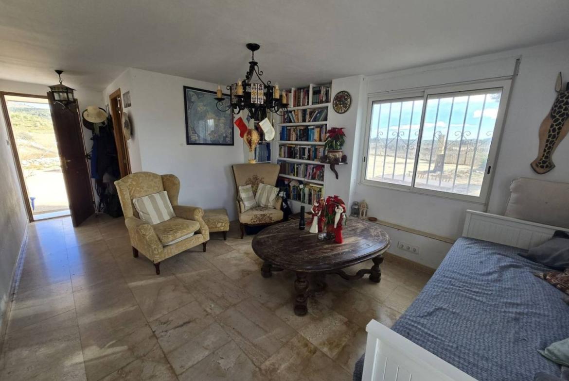 Country house with 2 bedrooms and 1 bathroom in MONOVAR | Ref: SCH-5316
