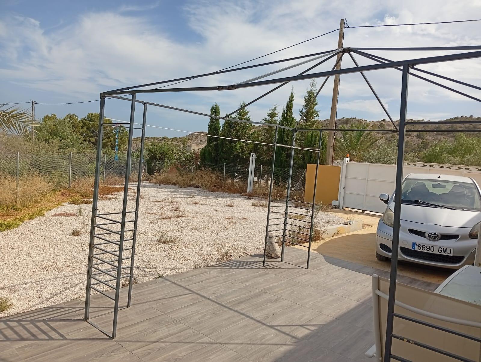 Country house with 3 bedrooms and 1 bathroom in Alicante | Ref: SCH-5328