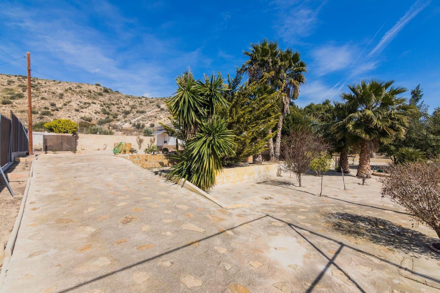 Country house with 3 bedrooms and 2 bathrooms in ELCHE | Ref: SCH-5339