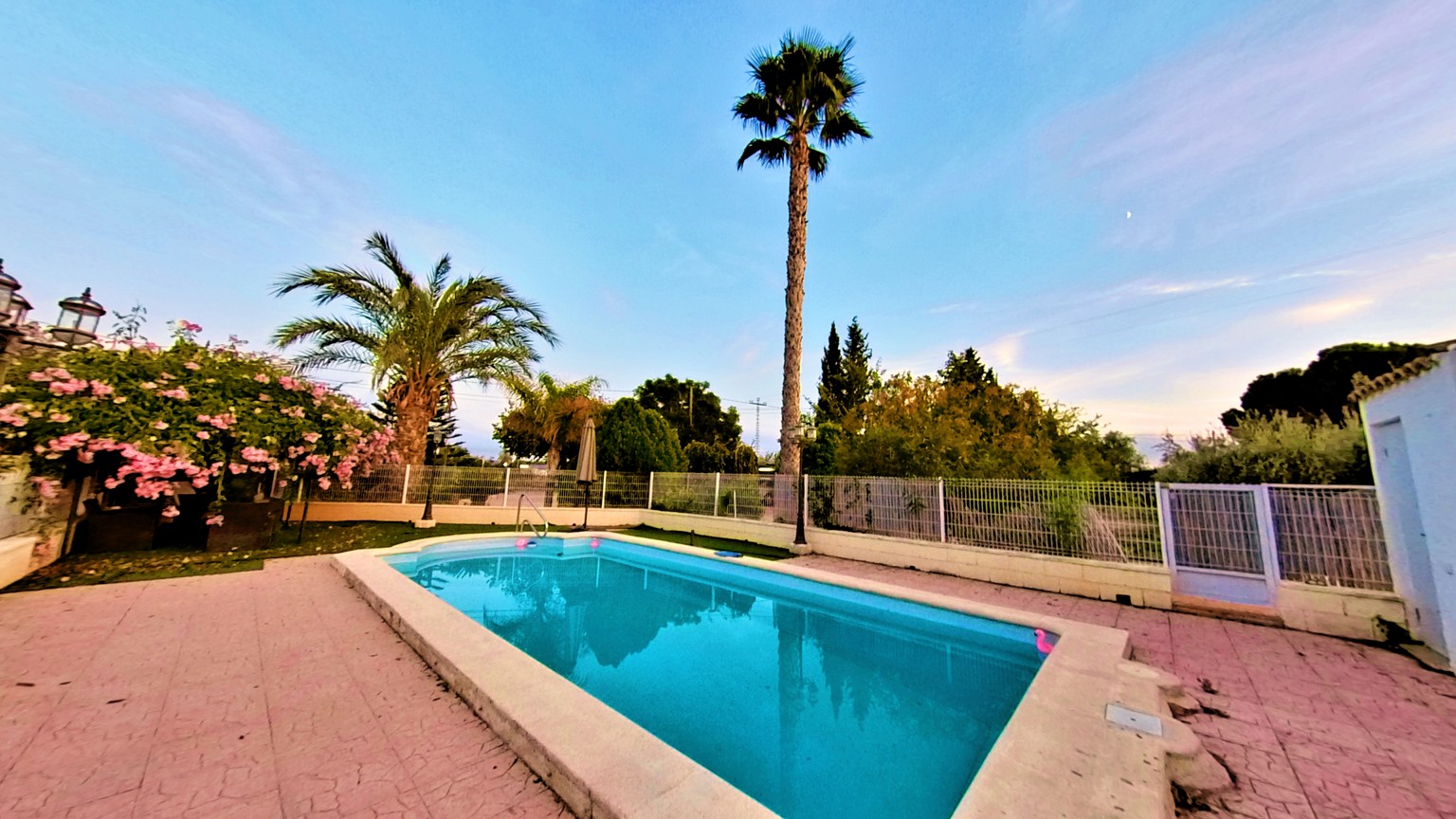 Country house with 3 bedrooms and 2 bathrooms in NOVELDA | Ref: SCH-5344