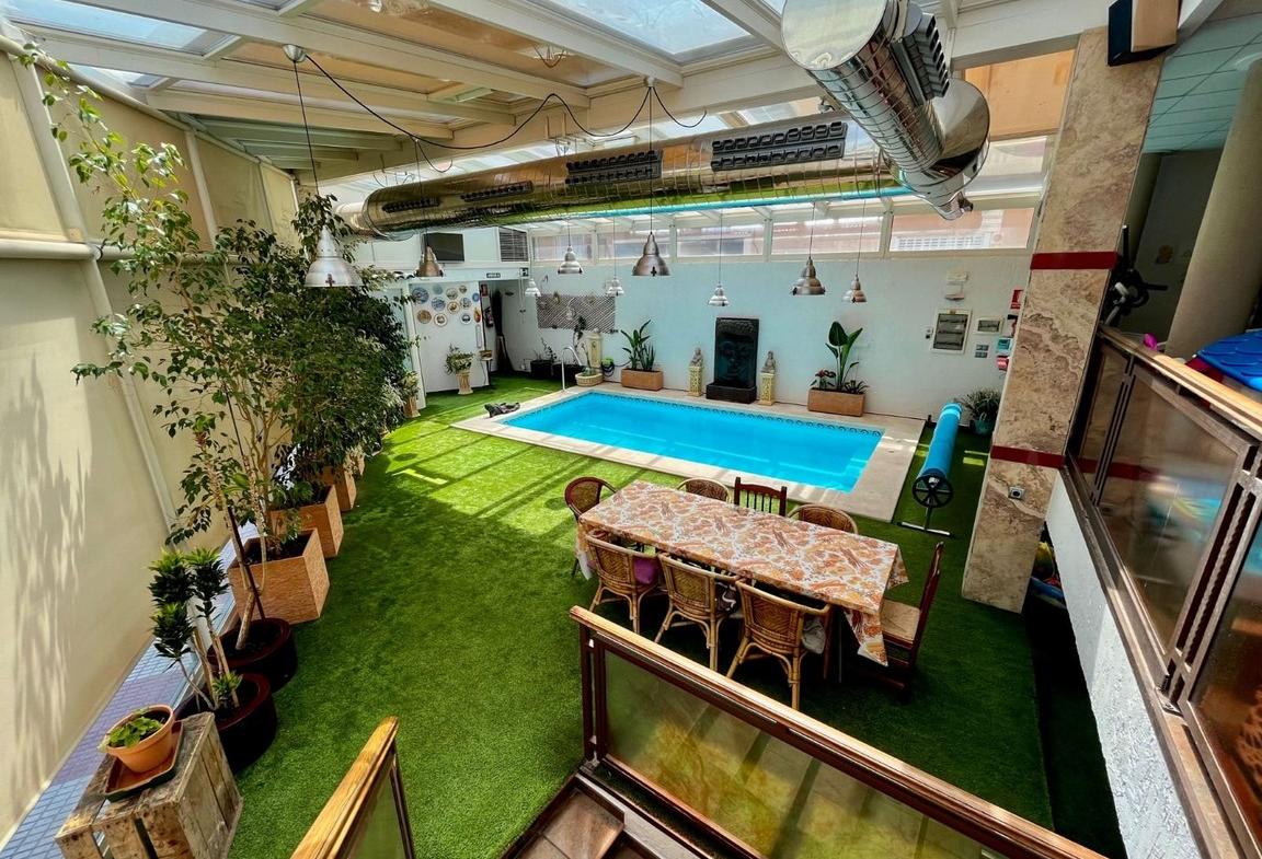 Country house with 4 bedrooms and 4 bathrooms in SAX | Ref: SCH-5352