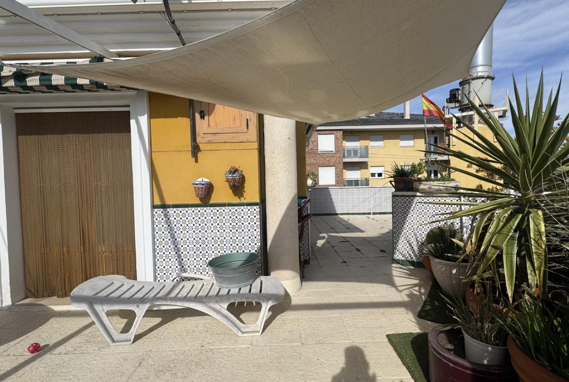 Country house with 4 bedrooms and 4 bathrooms in SAX | Ref: SCH-5352