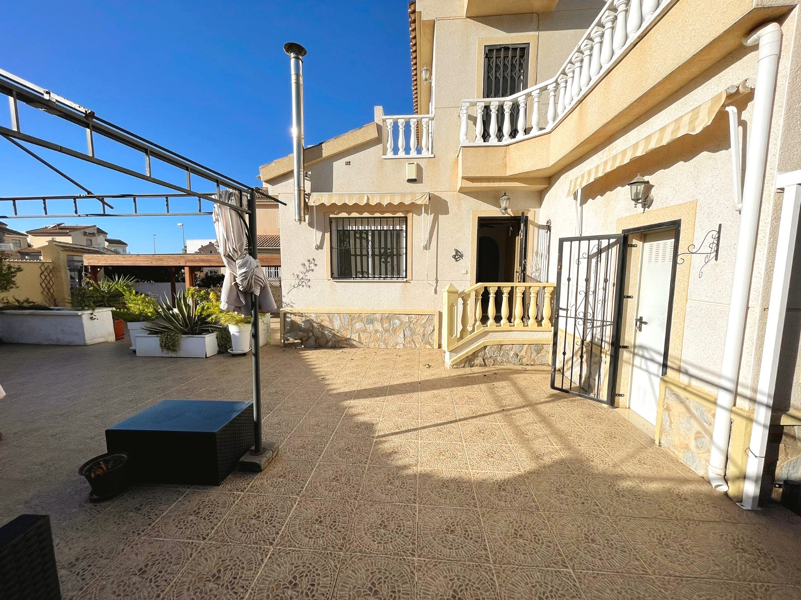 Detached villa with 3 bedrooms and 2 bathrooms in Ciudad Quesada | Ref: VA5384