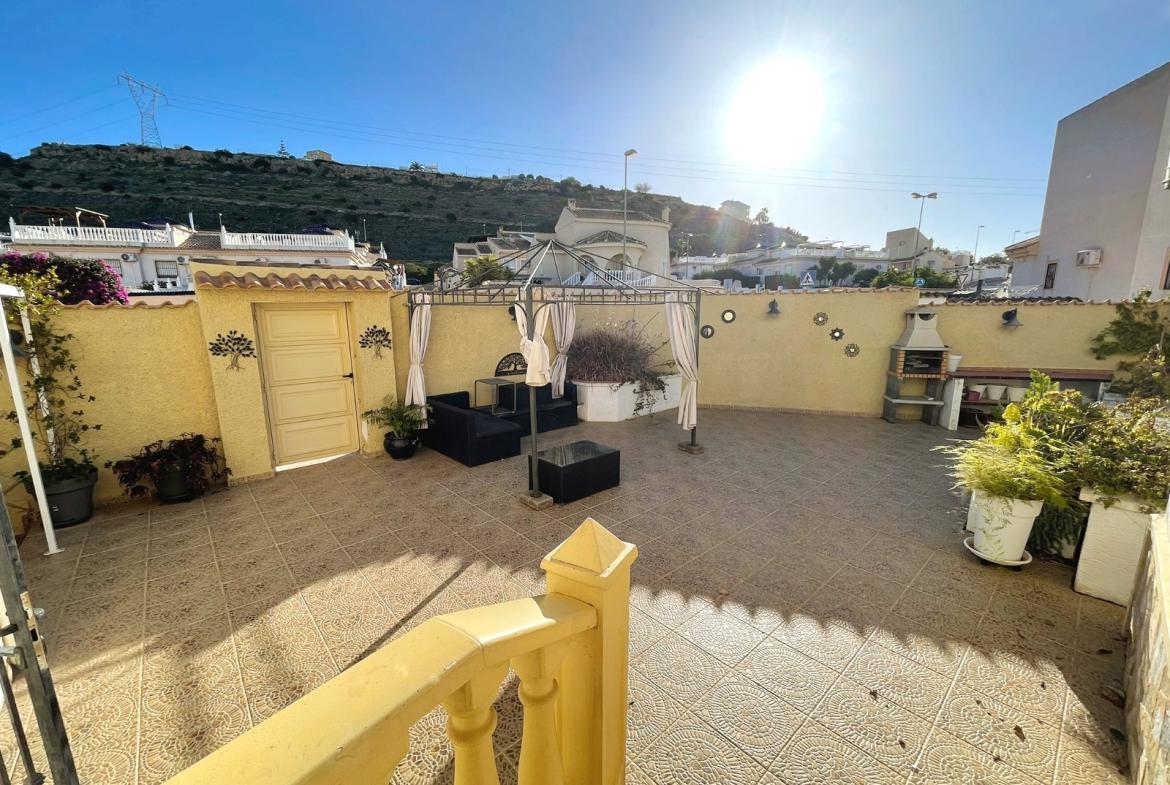 Detached villa with 3 bedrooms and 2 bathrooms in Ciudad Quesada | Ref: VA5384
