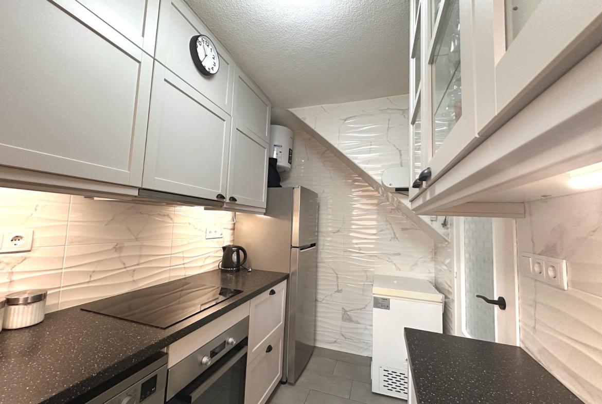 Apartment with 2 bedrooms and 1 bathroom in Torrevieja | Ref: VA5381