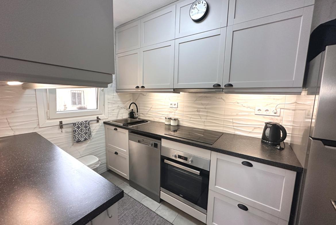 Apartment with 2 bedrooms and 1 bathroom in Torrevieja | Ref: VA5381