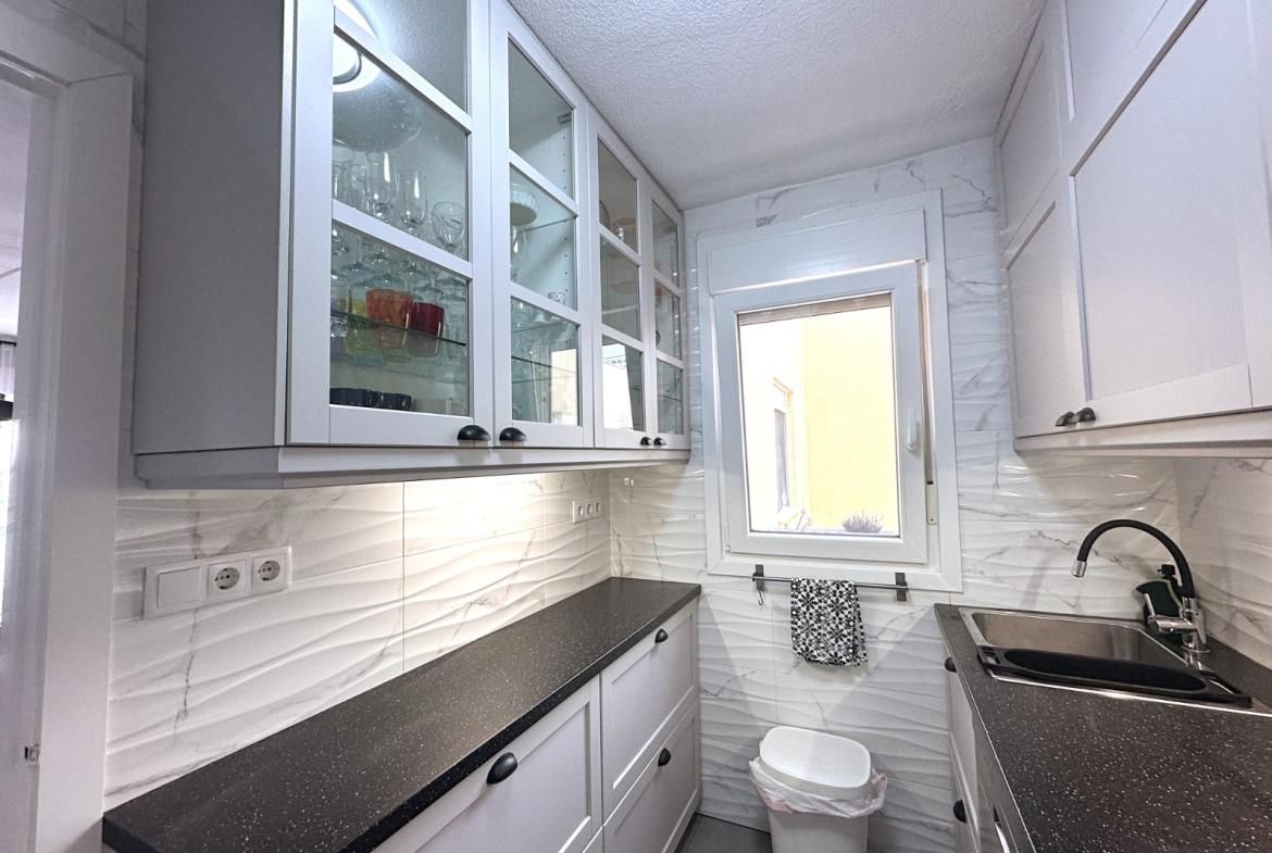 Apartment with 2 bedrooms and 1 bathroom in Torrevieja | Ref: VA5381