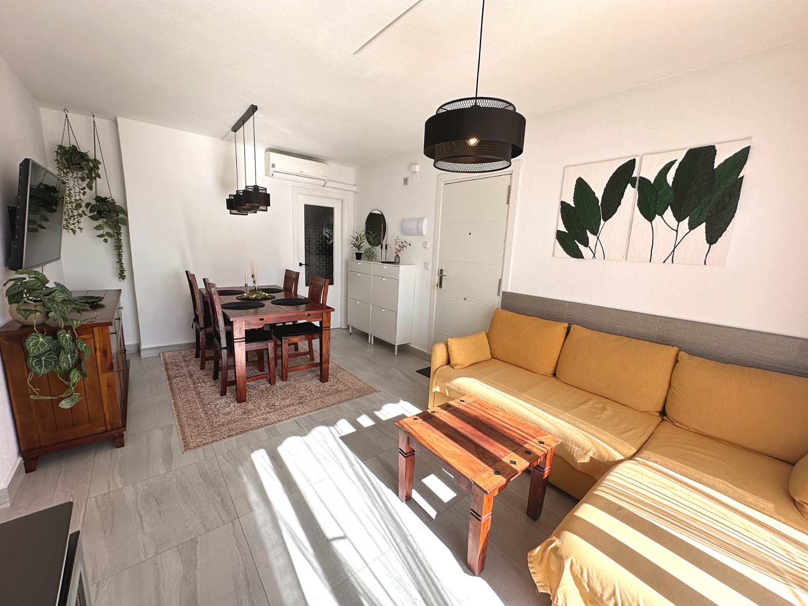 Apartment with 2 bedrooms and 1 bathroom in Torrevieja | Ref: VA5381
