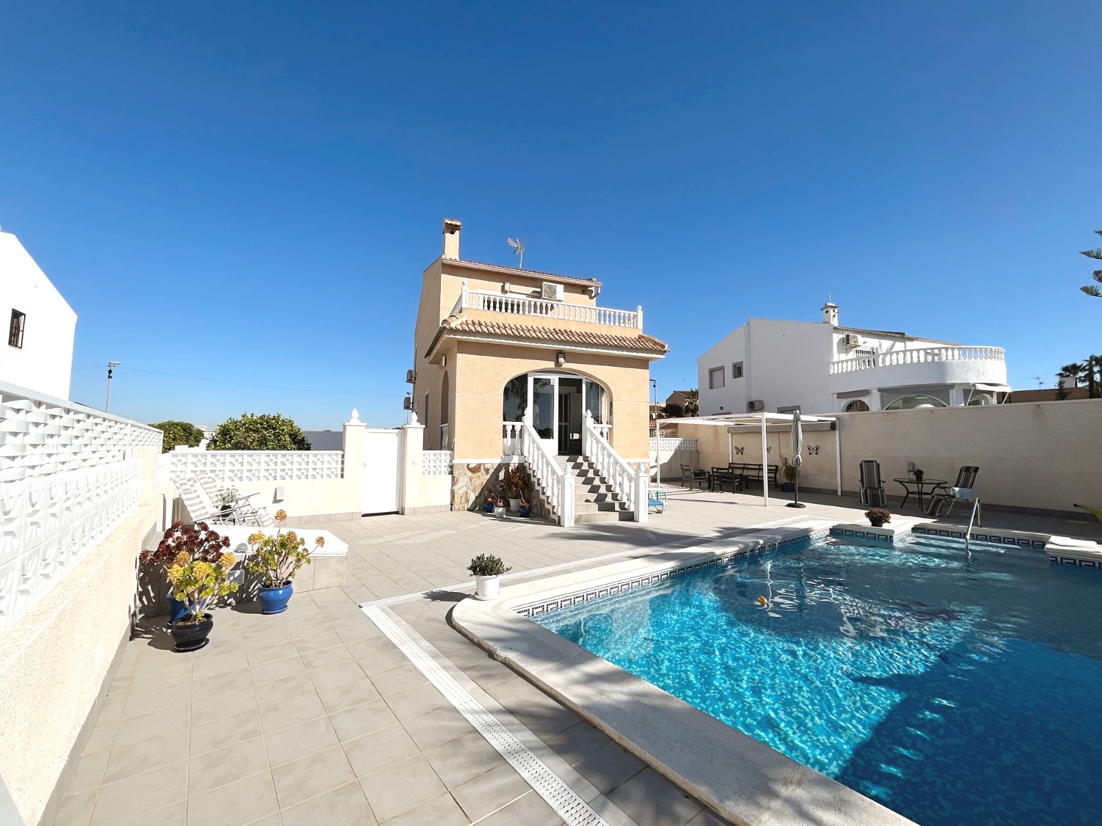 Villa with 3 bedrooms and 2 bathrooms in Benijófar | Ref: VA5393