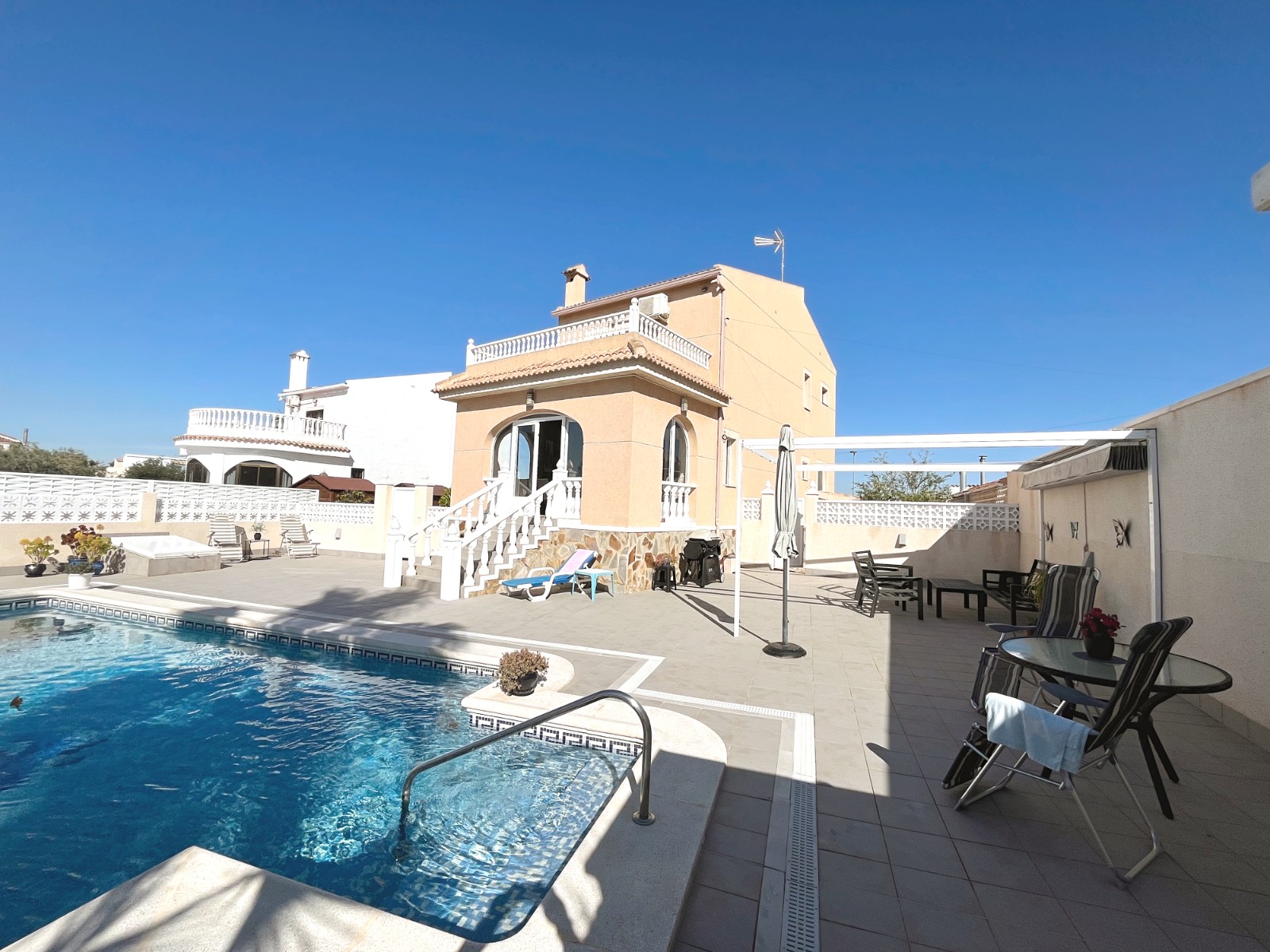 Villa with 3 bedrooms and 2 bathrooms in Benijófar | Ref: VA5393