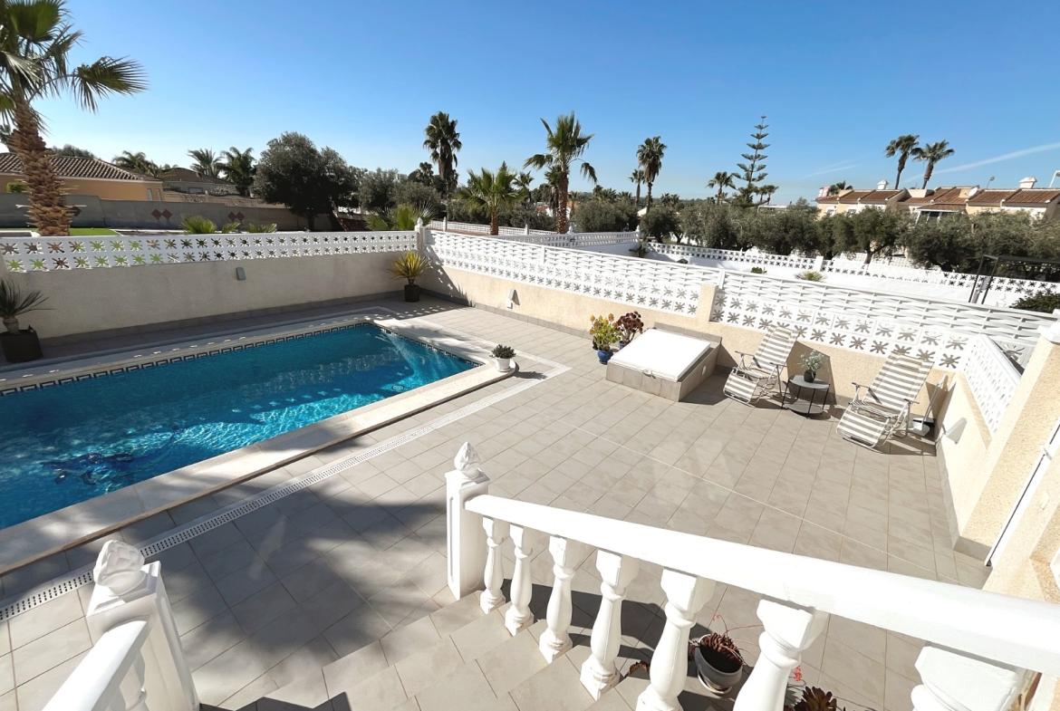 Villa with 3 bedrooms and 2 bathrooms in Benijófar | Ref: VA5393