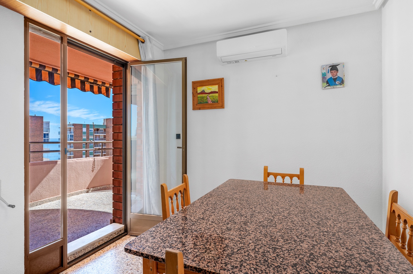 o_1ji59krmf18us2kkdi61v3anp632.jpg Apartment with 3 bedrooms and 1 bathroom in Arenales del Sol | Ref: JU-003524