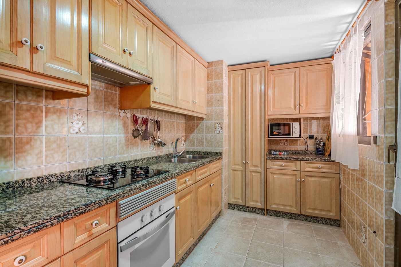 o_1ji59krmf1cbk1afp1jq31mvg126g3b.jpg Apartment with 3 bedrooms and 1 bathroom in Arenales del Sol | Ref: JU-003524