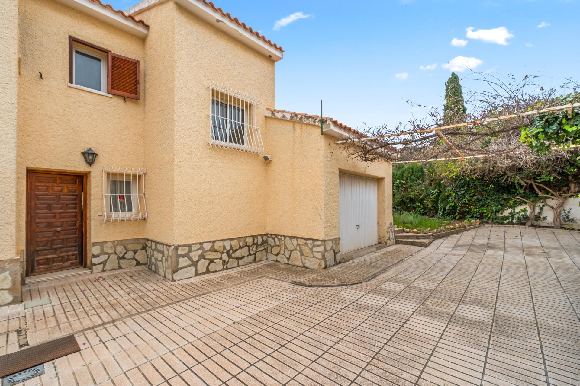 Country house with 4 bedrooms and 3 bathrooms in CAMPELLO | Ref: SCH-5353