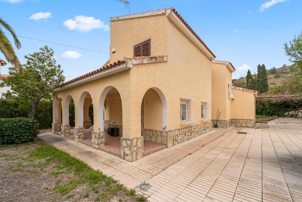 Country house with 4 bedrooms and 3 bathrooms in CAMPELLO | Ref: SCH-5353