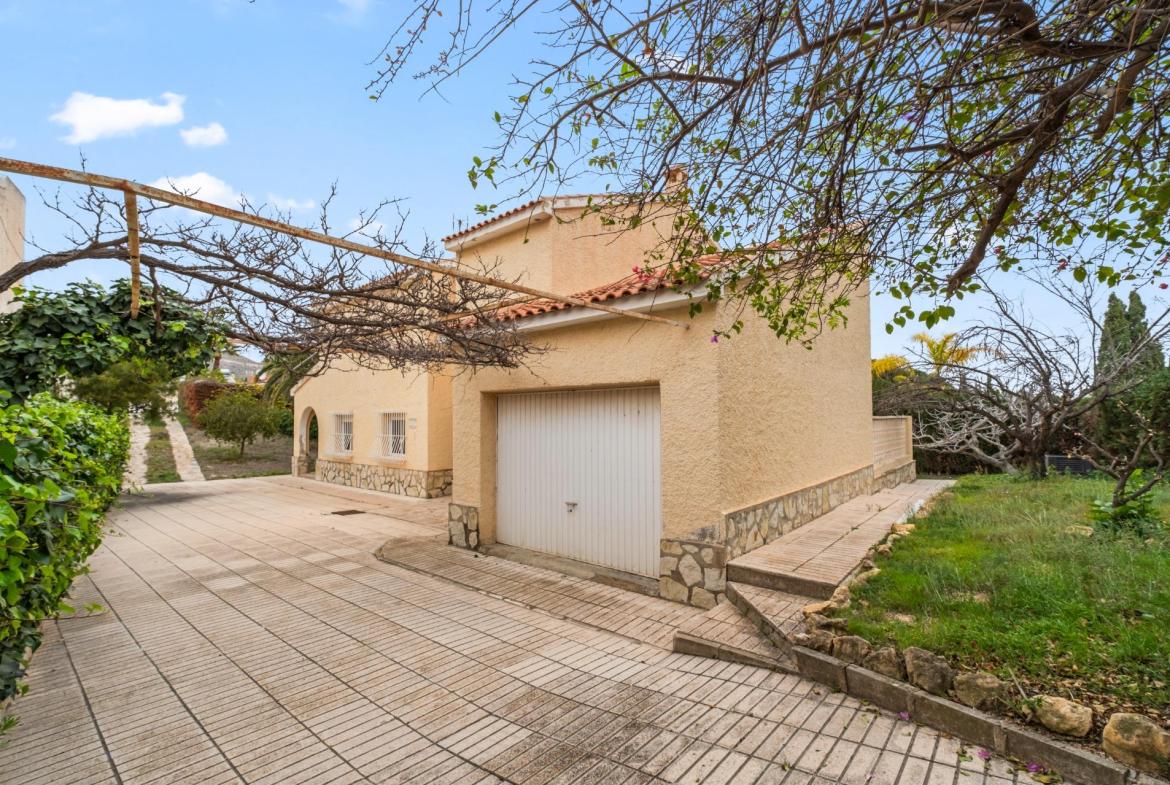 Country house with 4 bedrooms and 3 bathrooms in CAMPELLO | Ref: SCH-5353